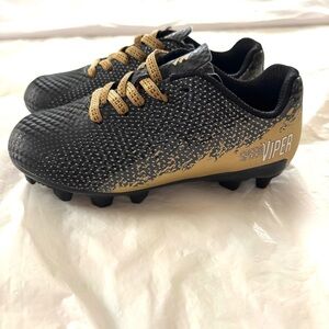 NWOT DSG Speed Viper Kids Soccer Cleats - Black and Gold SZ 9